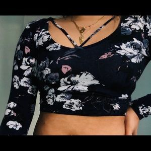 Long sleeve crop top